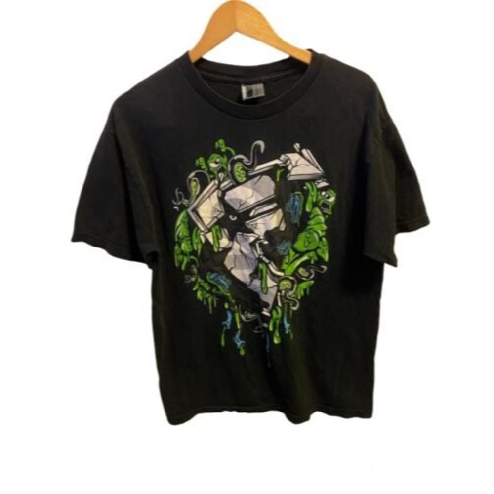 Famous Stars and Straps shirt tshirt Mens Size Large Black Green